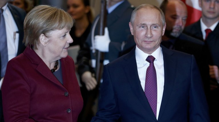 «Αίτημα» Πούτιν σε Μέρκελ να πιέσει την Ουκρανία