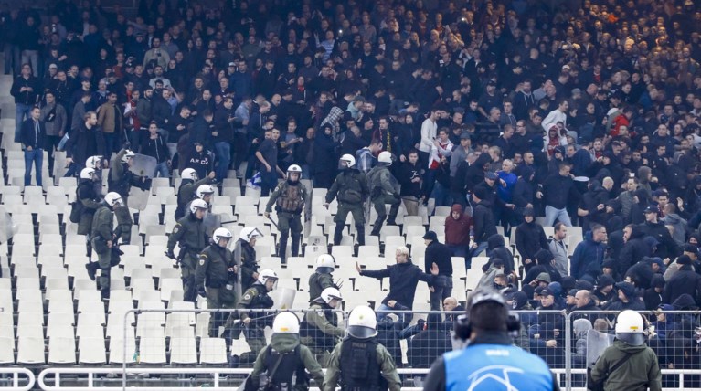 Αγρια επεισόδια στο ΟΑΚΑ στον αγώνα ΑΕΚ-Αγιαξ