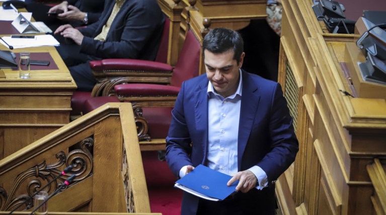 Ο Τσίπρας, οι 100 μέρες και οι υψηλοί τόνοι στη Βουλή