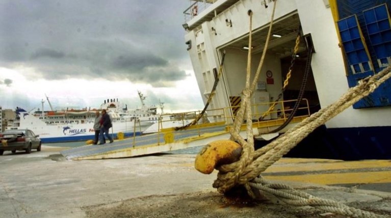 Δεμένα τα πλοία σε Ραφήνα και Λαύριο-10 μποφόρ στο Αιγαίο