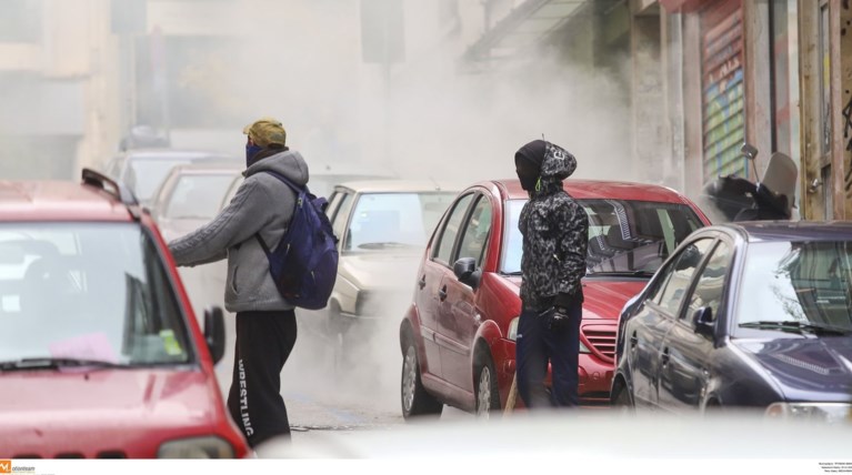 Θεσσαλονίκη: Ένταση στο μαθητικό συλλαλητήριο-πέτρες & χημικά