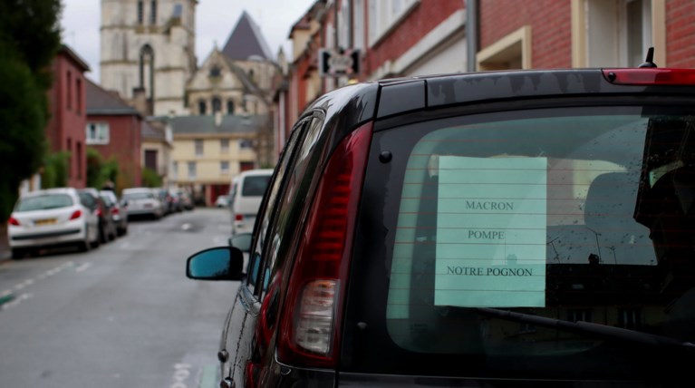 Στο Μπουένος Άιρες, τον Εμανουέλ Μακρόν υποδέχθηκαν... "κίτρινα γιλέκα"