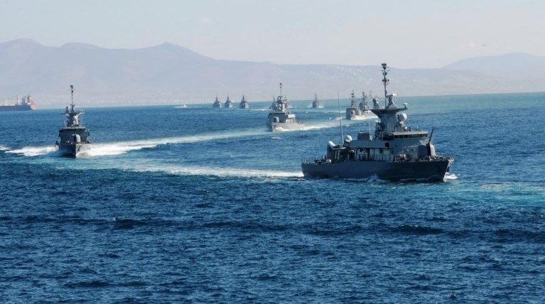 Αρχηγός ΓΕΝ: Κάθε βράδυ γίνεται "πόλεμος" στο Αιγαίο