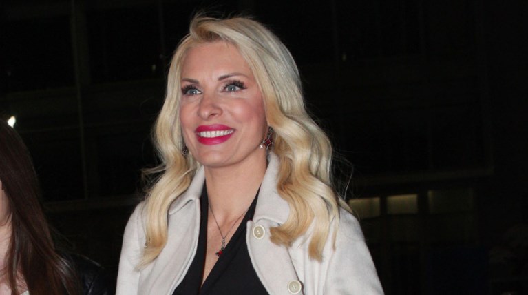 Αγνώριστη η… χριστουγεννιάτικη Ελένη Μενεγάκη!