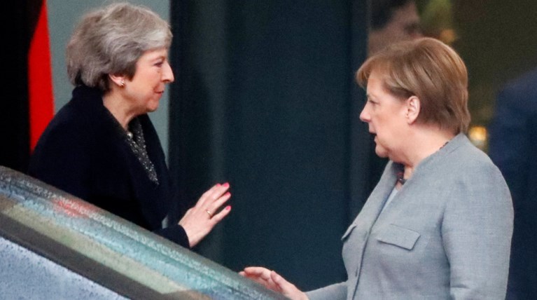 Brexit: ''Νein'' Mέρκελ σε Μέι για επαναδιαπραγμάτευση