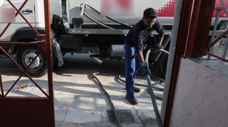 Πέφτει η τιμή του πετρελαίου θέρμανσης - τι αλλάζει στο επίδομα