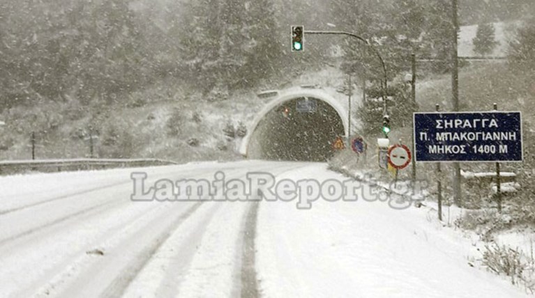 Ψυχρή "εισβολή" σε όλη τη χώρα - Χριστούγεννα θυμίζει ο καιρός