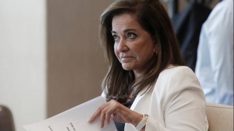 Η Ντ.Μπακογιάννη κρούει τον κώδωνα του κινδύνου για την ελληνική ζυθοποιία