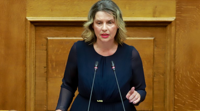 Συστάσεις Παπακώστα σε όσους σχολιάζουν τη συμμετοχή της στην κυβέρνηση