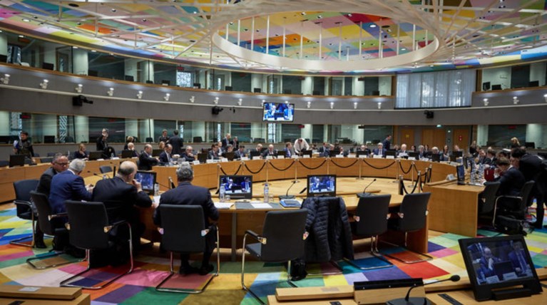 DW: Λιγότερη λιτότητα, περισσότερη αλληλεγγύη;
