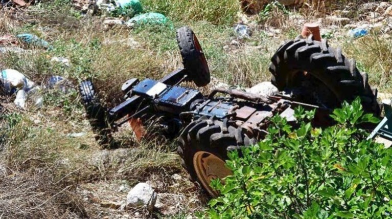 Σύγκρουση τρακτέρ με επιβατική αμαξοστοιχία, ένας νεκρός