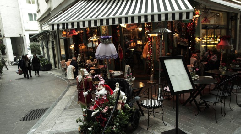 Aνοικτά σήμερα τα καταστήματα με εορταστικό ωράριο