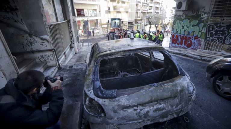 Επίθεση στον ΣΚΑΪ: Βρέθηκε καμένο κλεμμένο όχημα στα Πετράλωνα