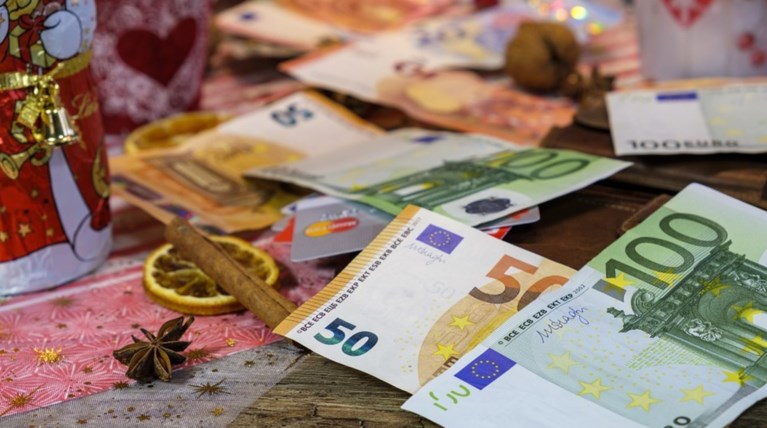 Πότε καταβάλλεται και ποιοι δικαιούνται το Δώρο Χριστουγέννων