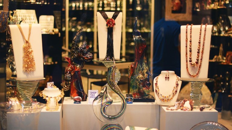 Η κρίση έφερε πτώση 40% στον τζίρο των κοσμηματοπωλείων