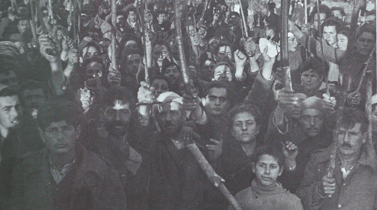 Αναδρομή στα Χριστούγεννα του 1944 στη Μυτιλήνη - Φωτογραφίες