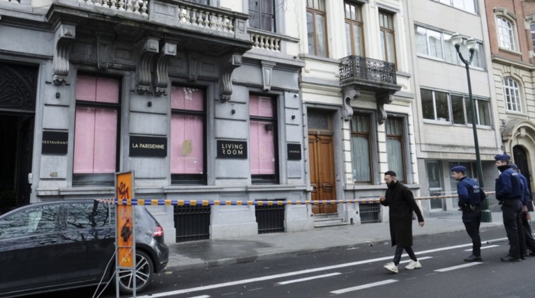 Ένοπλος άνοιξε πυρ με καλάσνικοφ σε εστιατόριο των Βρυξελλών