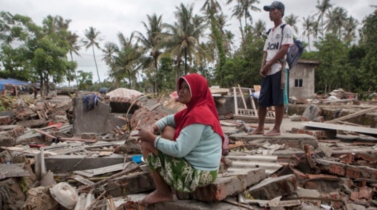 Ινδονησία: Με drones αναζητούν επιζώντες στα χαλάσματα