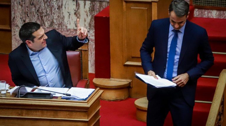 Μόνοι τους χωρίς... σωσίβια το 2019 ΣΥΡΙΖΑ και Νέα Δημοκρατία