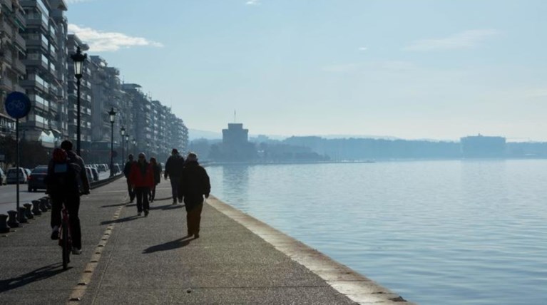 Άνδρας έπεσε στον Θερμαϊκό - Νοσηλεύεται στο 'Ιπποκράτειο'
