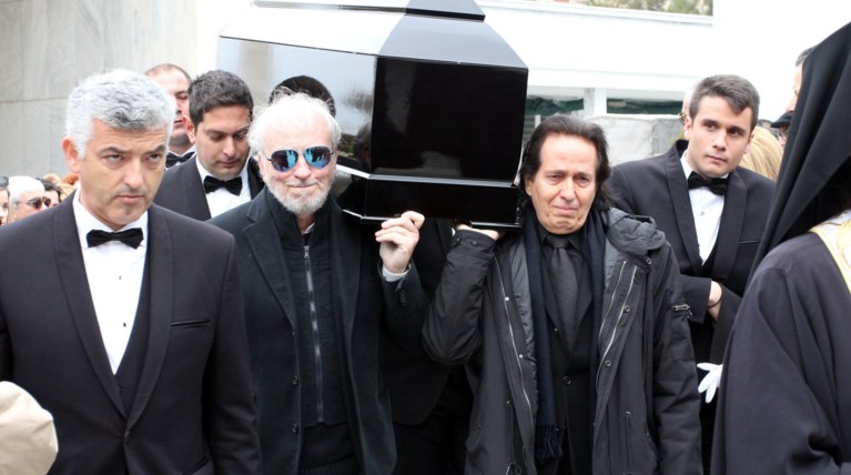 Θλίψη στο τελευταίο αντίο στη Μαριάννα Τόλη