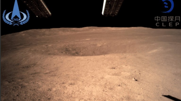 Η Κίνα πάτησε πρώτη στη «σκοτεινή» πλευρά του φεγγαριού