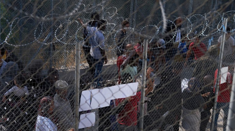 DW: Η Γερμανία επιρρίπτει ευθύνες στην Αθήνα για τα hot spot