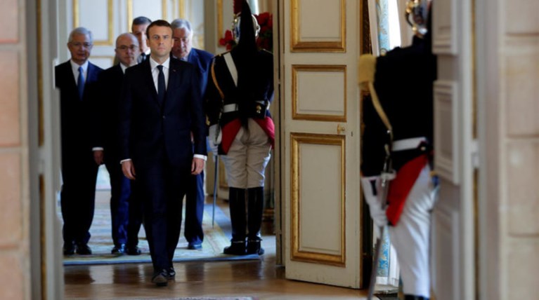 Δημοσκόπηση: Tι ζητούν οι Γάλλοι από τον Εμανουέλ Μακρόν