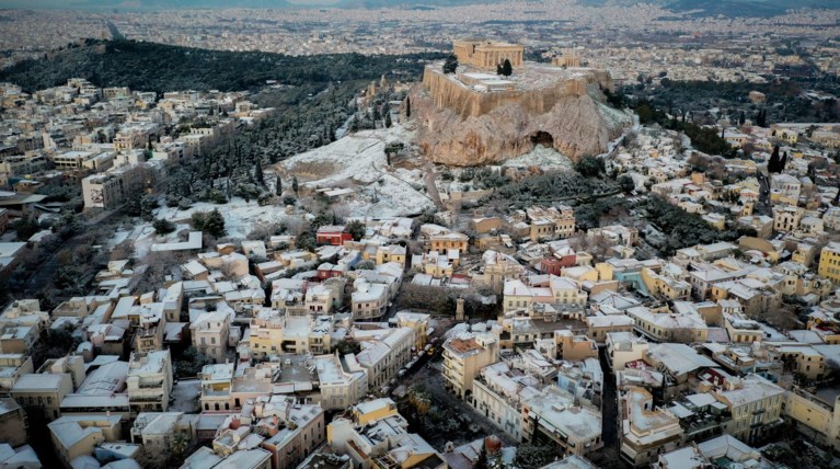 Στα λευκά η Αττική από τον "Τηλέμαχο"- Κλειστοί δρόμοι