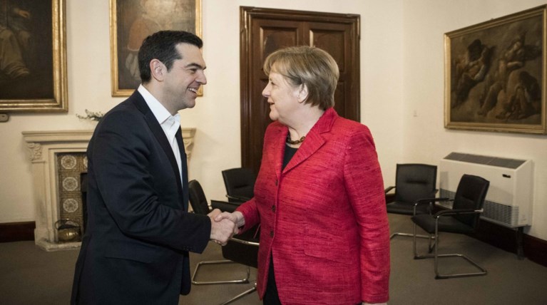 Handelsblatt: Η επιείκεια Μέρκελ στον Τσίπρα λόγω Μακεδονικού