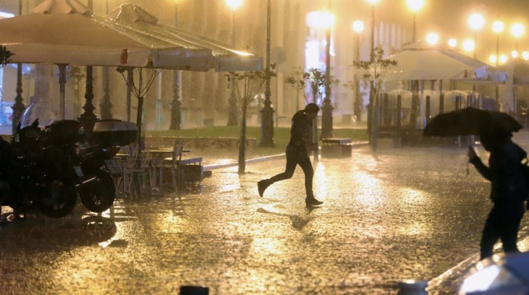 Νέα κακοκαιρία με βροχές και χιόνια ως την Τρίτη