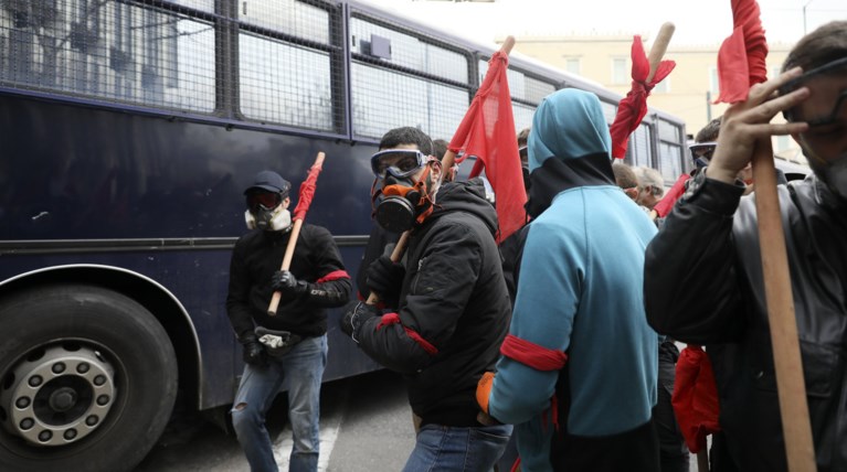 Ένταση και χημικά  στο συλλαλητήριο αναπληρωτών εκπαιδευτικών - Εικόνες