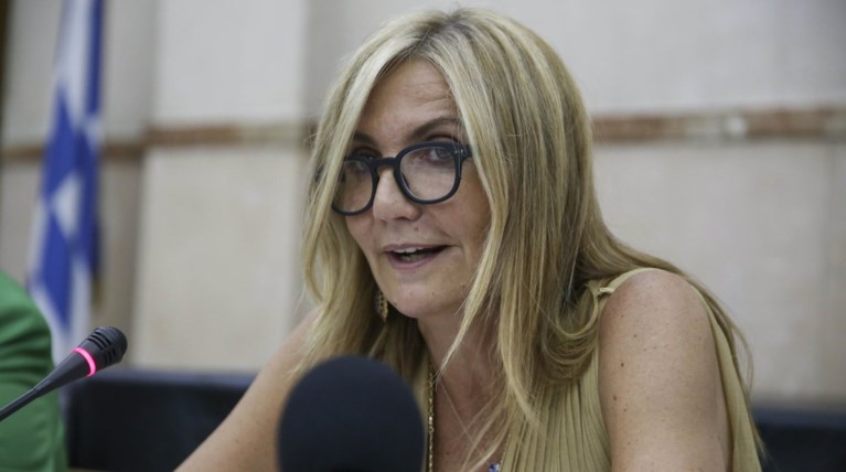 Μαρέβα Μητσοτάκη: Ντροπή! δακρυγόνα σε μητέρες, παιδιά, ηλικιωμένους