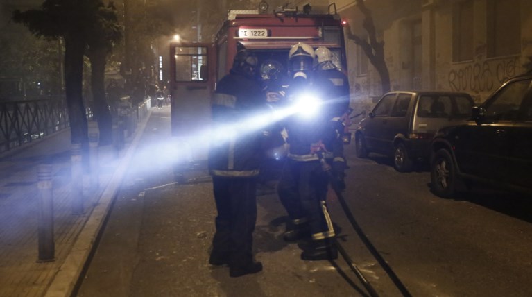 Nεκρός σε πυρκαγιά σε εγκαταλελειμμένο κτίριο στον Κολωνό