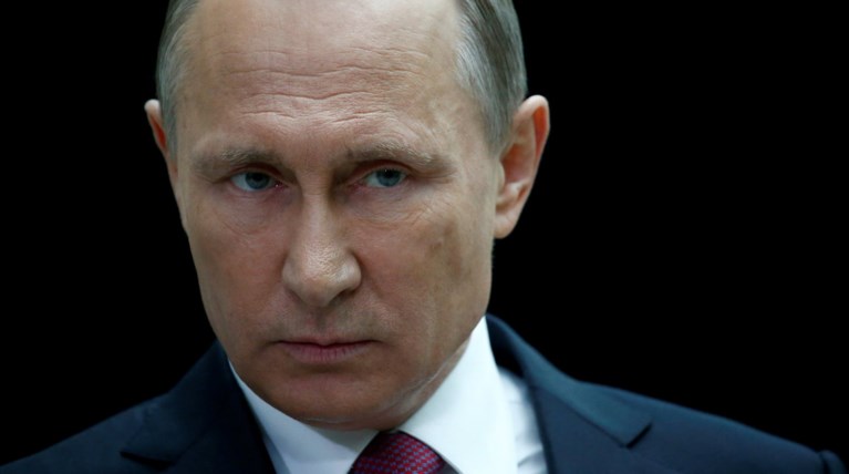 Πούτιν: Πέφτει στις δημοσκοπήσεις, αλλά παραμένει πρώτος