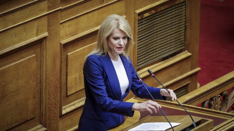 Έριξαν μολότοφ στο σπίτι της Θεοδώρας Τζάκρη