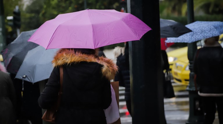 Με χαλάζι, καταιγίδες και θυελλώδεις ανέμους θα κυλήσει η Πέμπτη