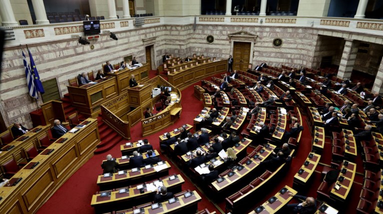 Υπερψηφίστηκε με 153 "ναι" η Συμφωνία των Πρεσπών στη Βουλή