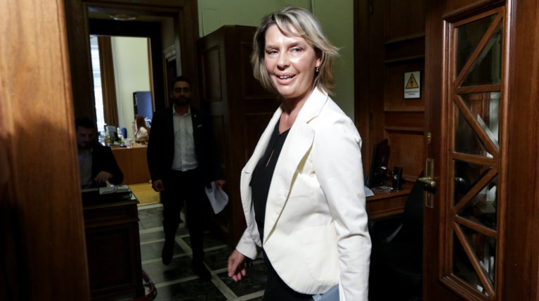 Ανακοίνωση ΝΕΟ: Εξουσιοδοτούμε την Παπακώστα να ψηφίσει «ναι»