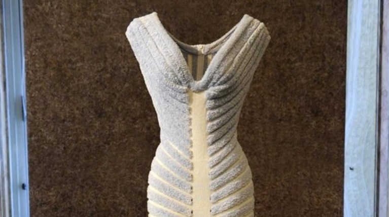 Ο Αντριαν και ο Αζεντίν Αλαϊά συναντιούνται σε μια έκθεση