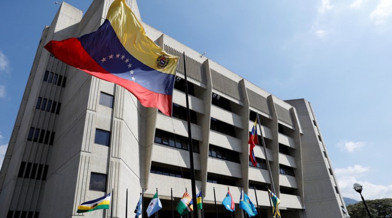 Βαθαίνει η κρίση στη Βενεζουέλα: Αποστάτες ζητούν όπλα από ΗΠΑ