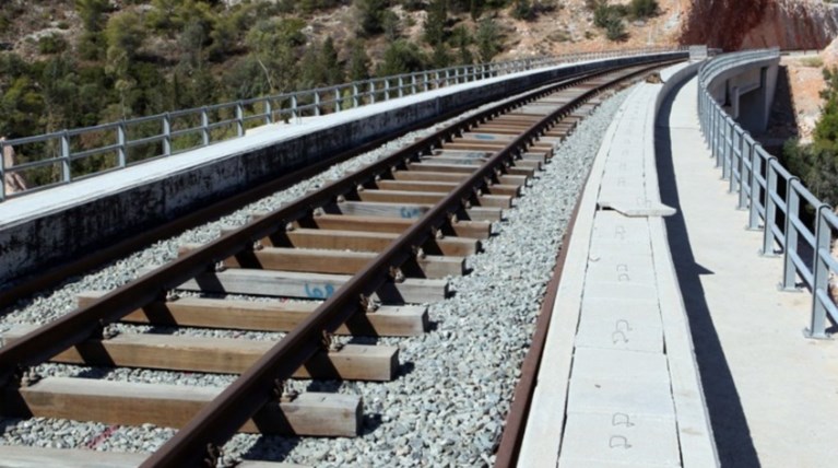 Αναστoλή δρομολογίων Διακοπτό-Καλάβρυτα λόγω κατολισθήσεων