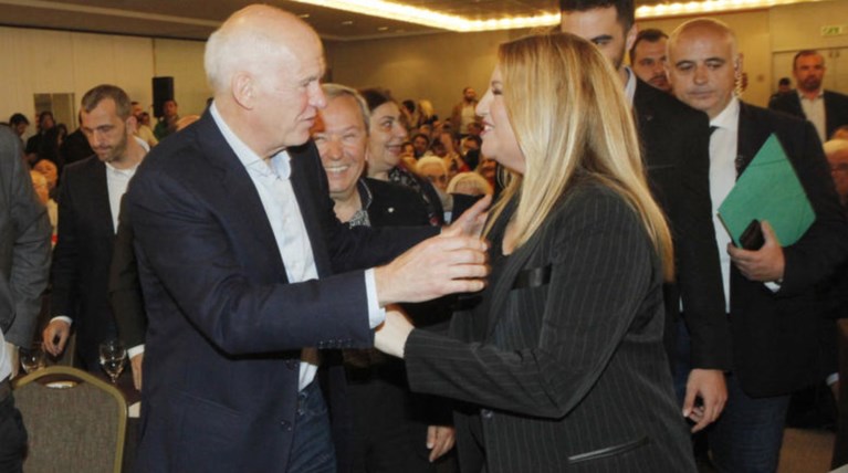 Δίωρη συνάντηση Φώφης Γεννηματά με Γ. Παπανδρέου εφ' όλης της ύλης