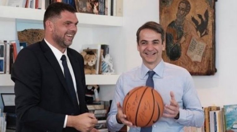 Δ. Παπανικολάου: «Τρίποντο» στην πολιτική με τη φανέλα της ΝΔ