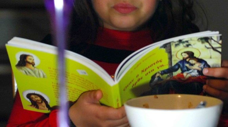 Μαγνησία: Μαθητές χωρίς ρεύμα, διαβάζουν με γκαζάκι