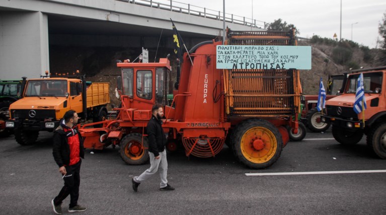 Νέα σύσκεψη αγροτών το απόγευμα στο μπλόκο της Νίκαιας