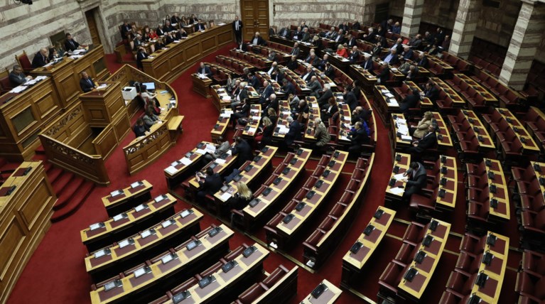 Πυρ ομαδόν από την αντιπολίτευση για Τσίπρα και «έξι»