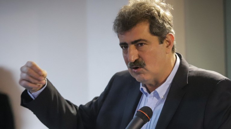 Επιθετική απάντηση Πολάκη στον Επίτροπο για το τσιγάρο