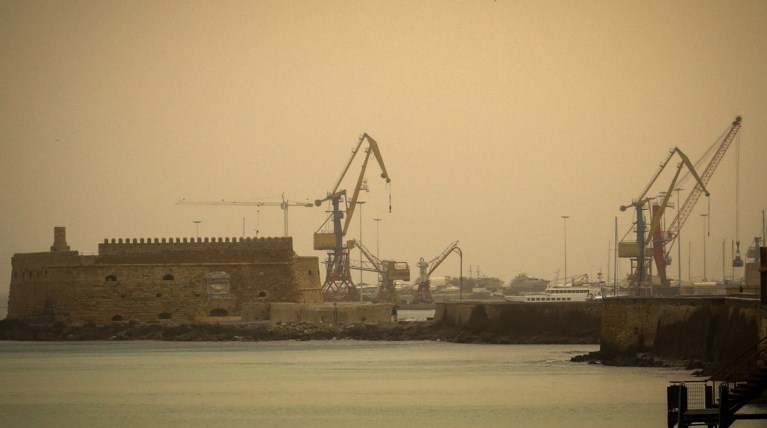 Η αφρικανική σκόνη «έπνιξε» την Κρήτη [Εικόνες]