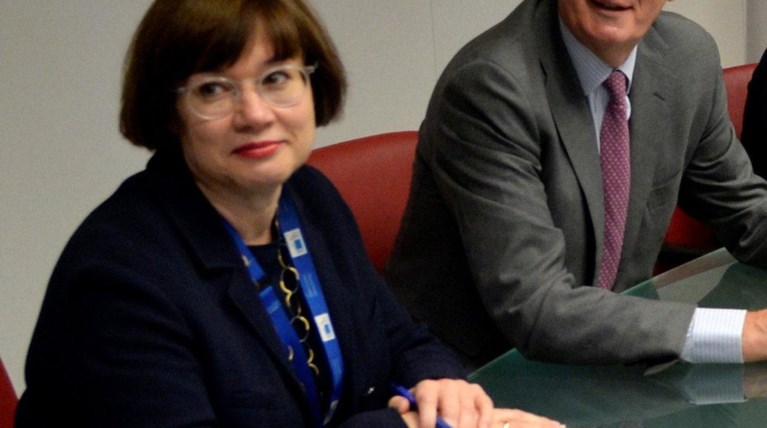 Η διαπραγματεύτρια του Brexit με την βρετανική αίσθηση του χιούμορ